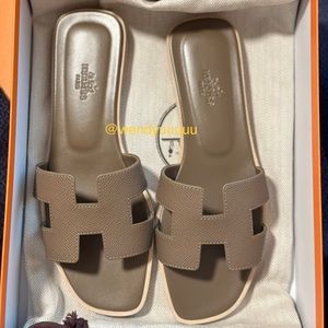 Hermes ORAN EPSOM CALFSKIN SANDAL 375 ETOUPE